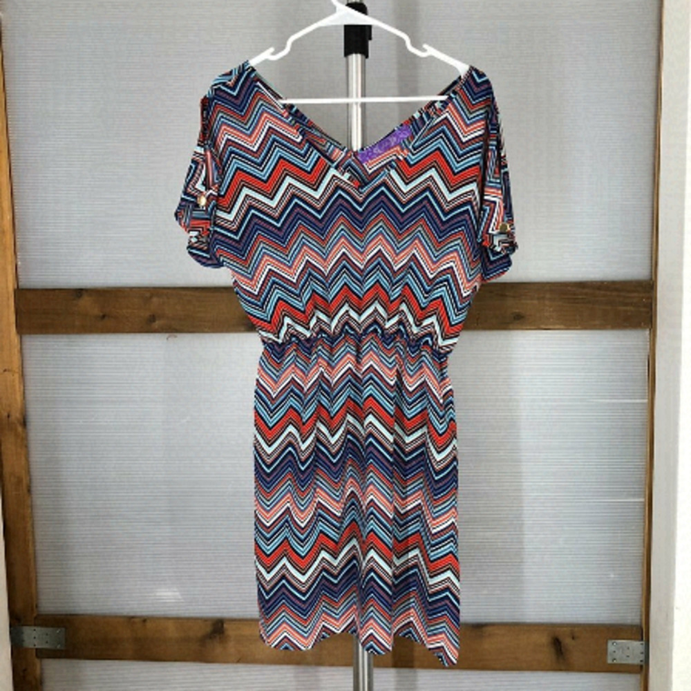 JOLIE Zigzag Chevron Multicolour V-Neck Peek-a-boo Shoulder Mini Dress Sz S‎